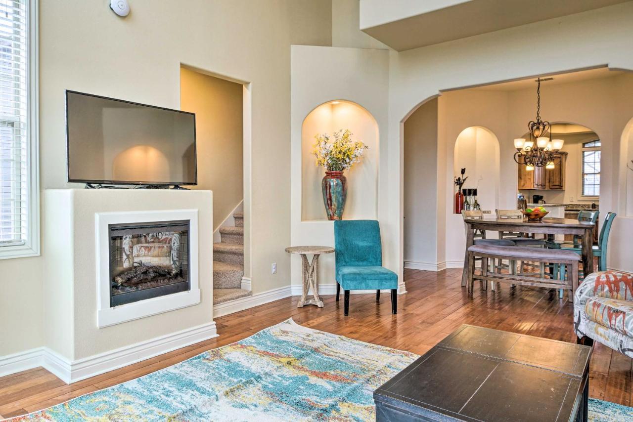 شقة Luxe Branson Retreat With Mtn Views And Pool Access! المظهر الخارجي الصورة