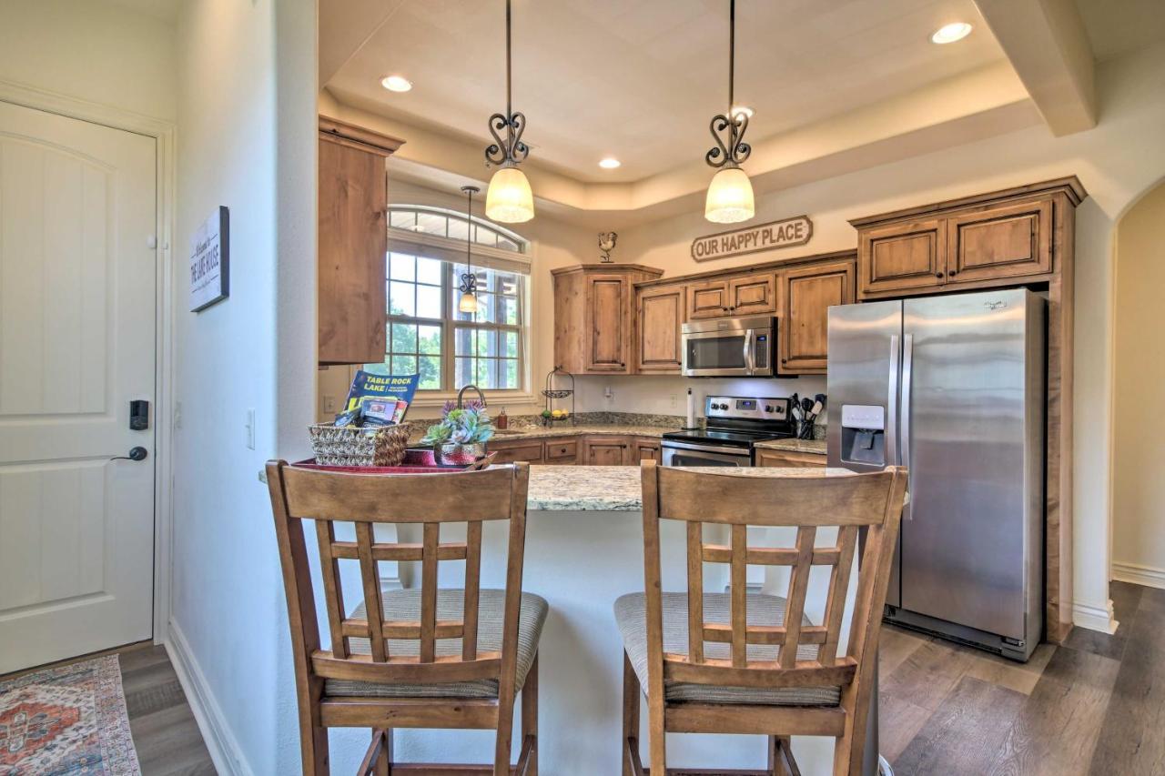 شقة Luxe Branson Retreat With Mtn Views And Pool Access! المظهر الخارجي الصورة