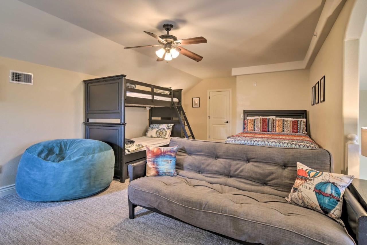 شقة Luxe Branson Retreat With Mtn Views And Pool Access! المظهر الخارجي الصورة