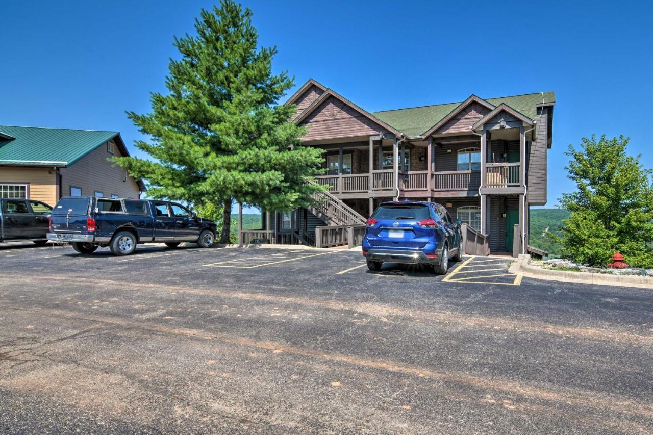 شقة Luxe Branson Retreat With Mtn Views And Pool Access! المظهر الخارجي الصورة