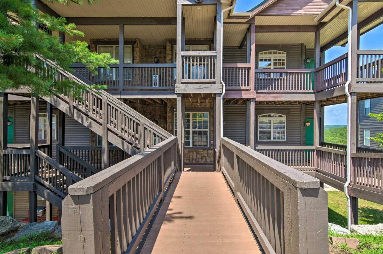 شقة Luxe Branson Retreat With Mtn Views And Pool Access! المظهر الخارجي الصورة